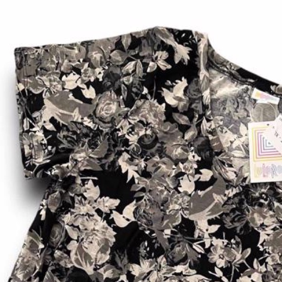 NWT - LuLaRoe Christy V-Neck Tee - Picture 2 of 4